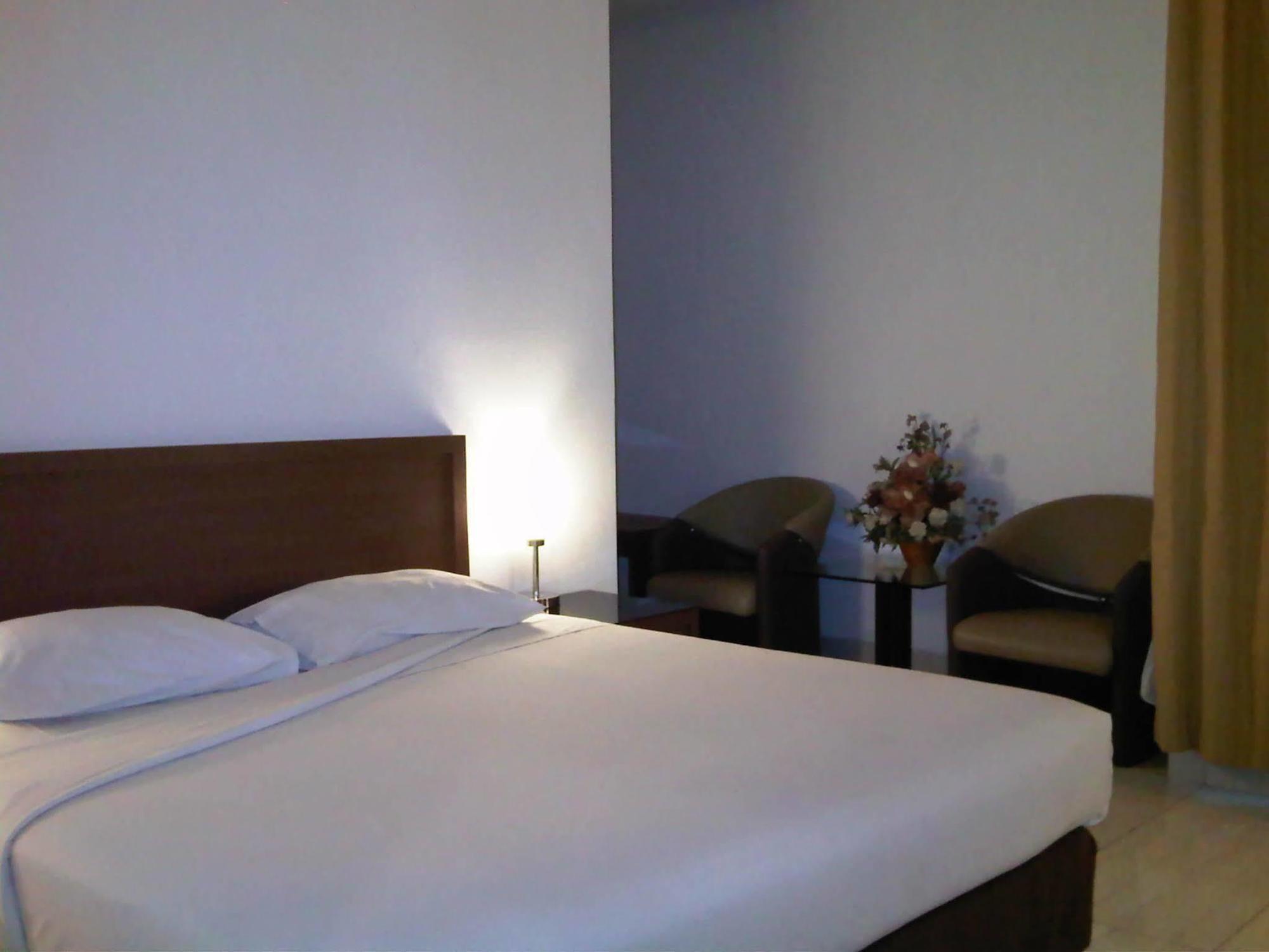 Hotel Lucky Inn Manado Exteriér fotografie