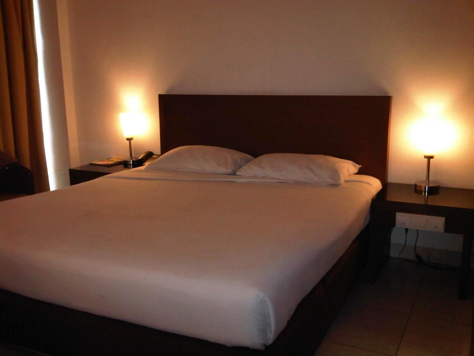 Hotel Lucky Inn Manado Exteriér fotografie